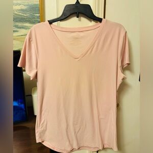 No Boundaries Light Pink V-Neck Short Sleeve Tee